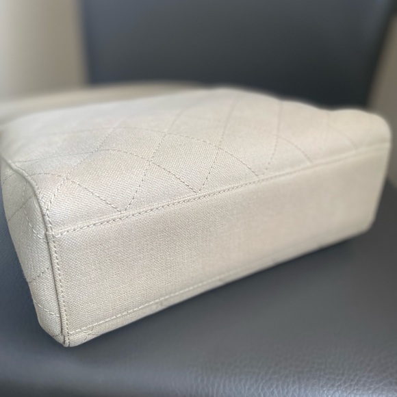 Chanel vintage quilted beige linen top handle kelly flap - Picture 5 of 11